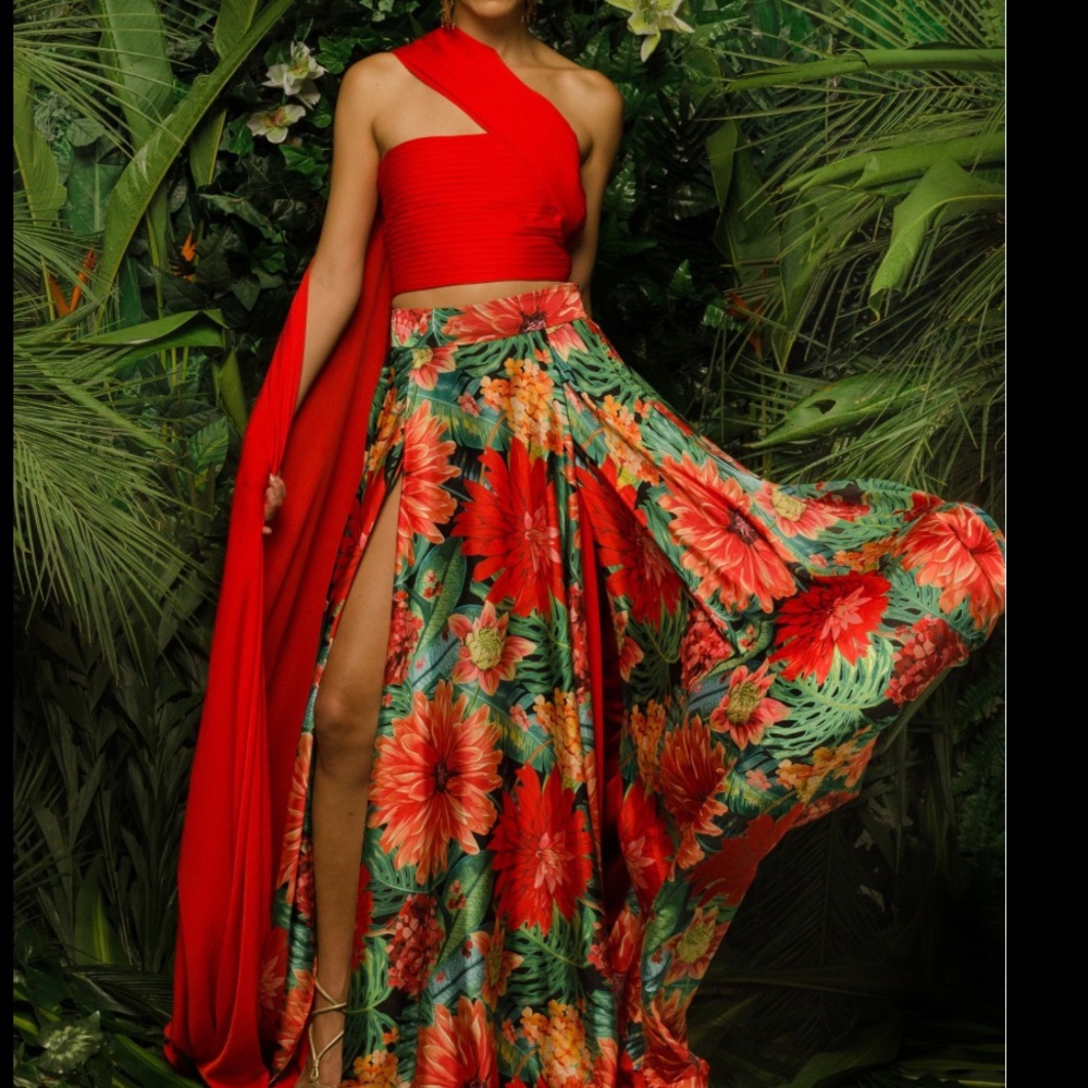Hossh Trilogy Red Pleated Top One-Shoulder with Drape L
